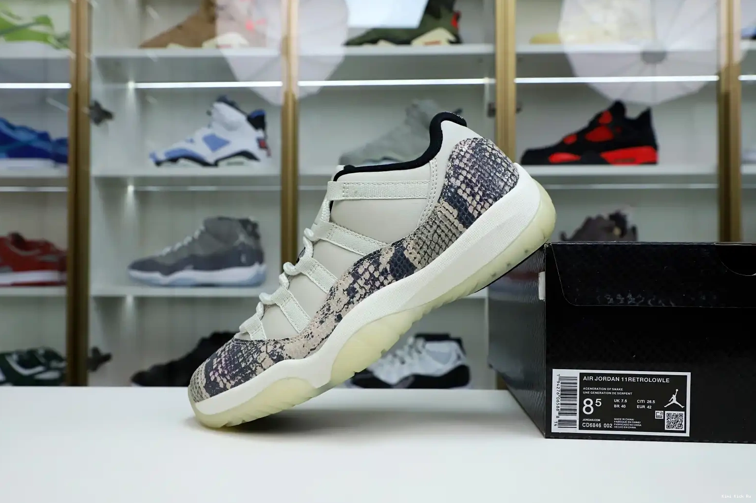 LOW Kimikick JORDAN AIR 11 SNAKESKIN LIGHT BONE 0610